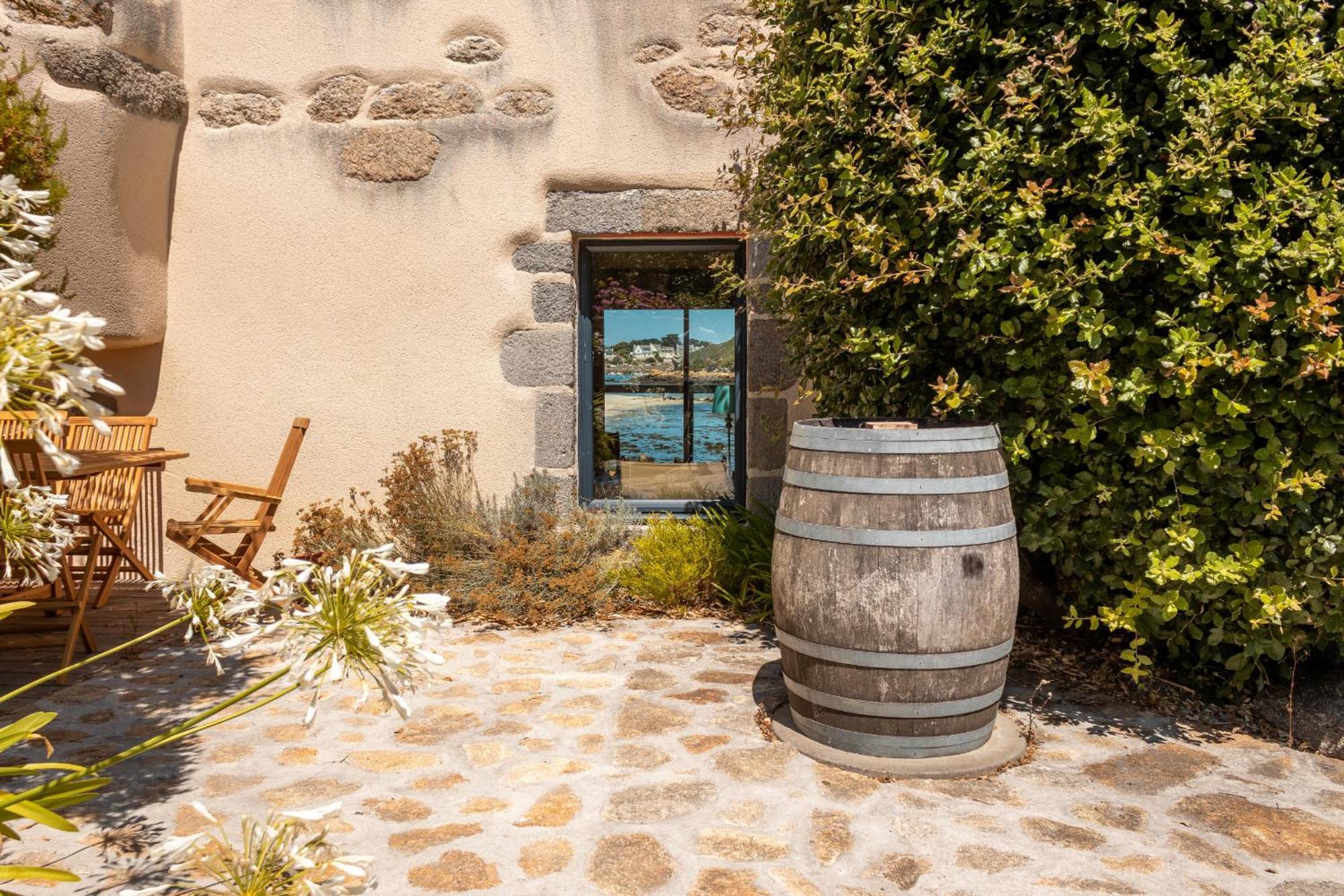 Ar Milin - Magnifique Moulin Les Pieds Dans L Eau Villa Landunvez Exterior photo