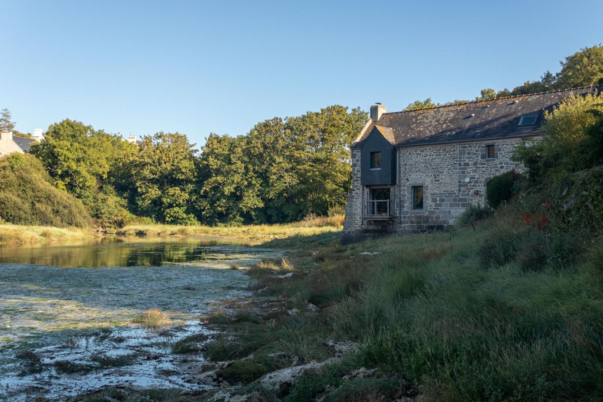 Ar Milin - Magnifique Moulin Les Pieds Dans L Eau Villa Landunvez Exterior photo